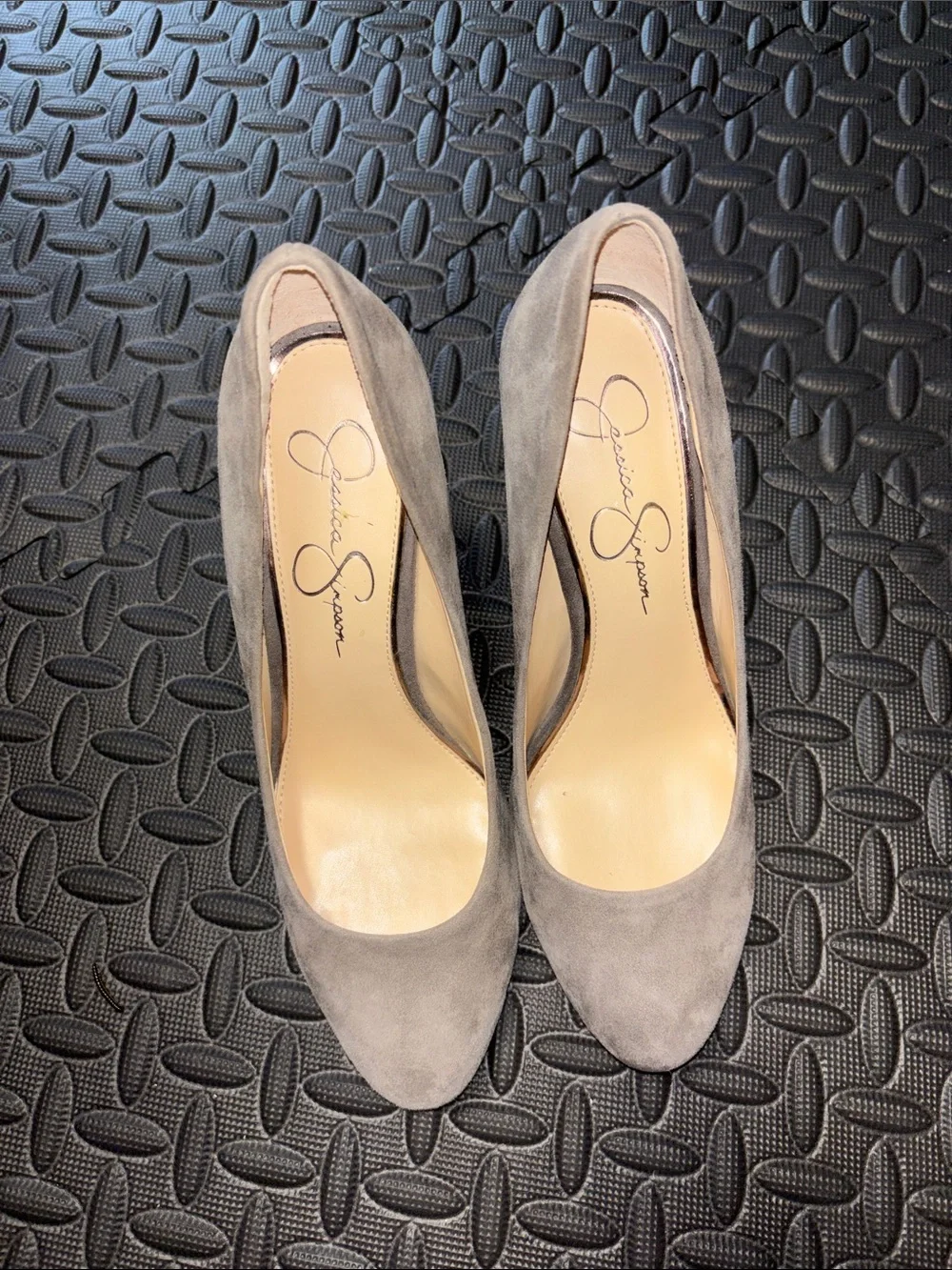 Jessica Simpson Light Gray Suede Round-Toe Pumps